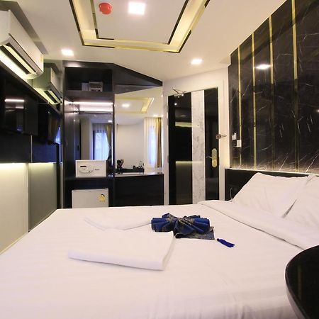Pratunam Atrium Hotel Bangkok Exterior photo