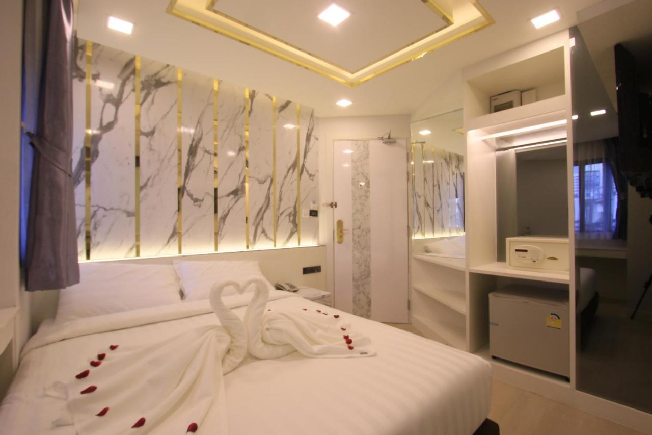 Pratunam Atrium Hotel Bangkok Exterior photo