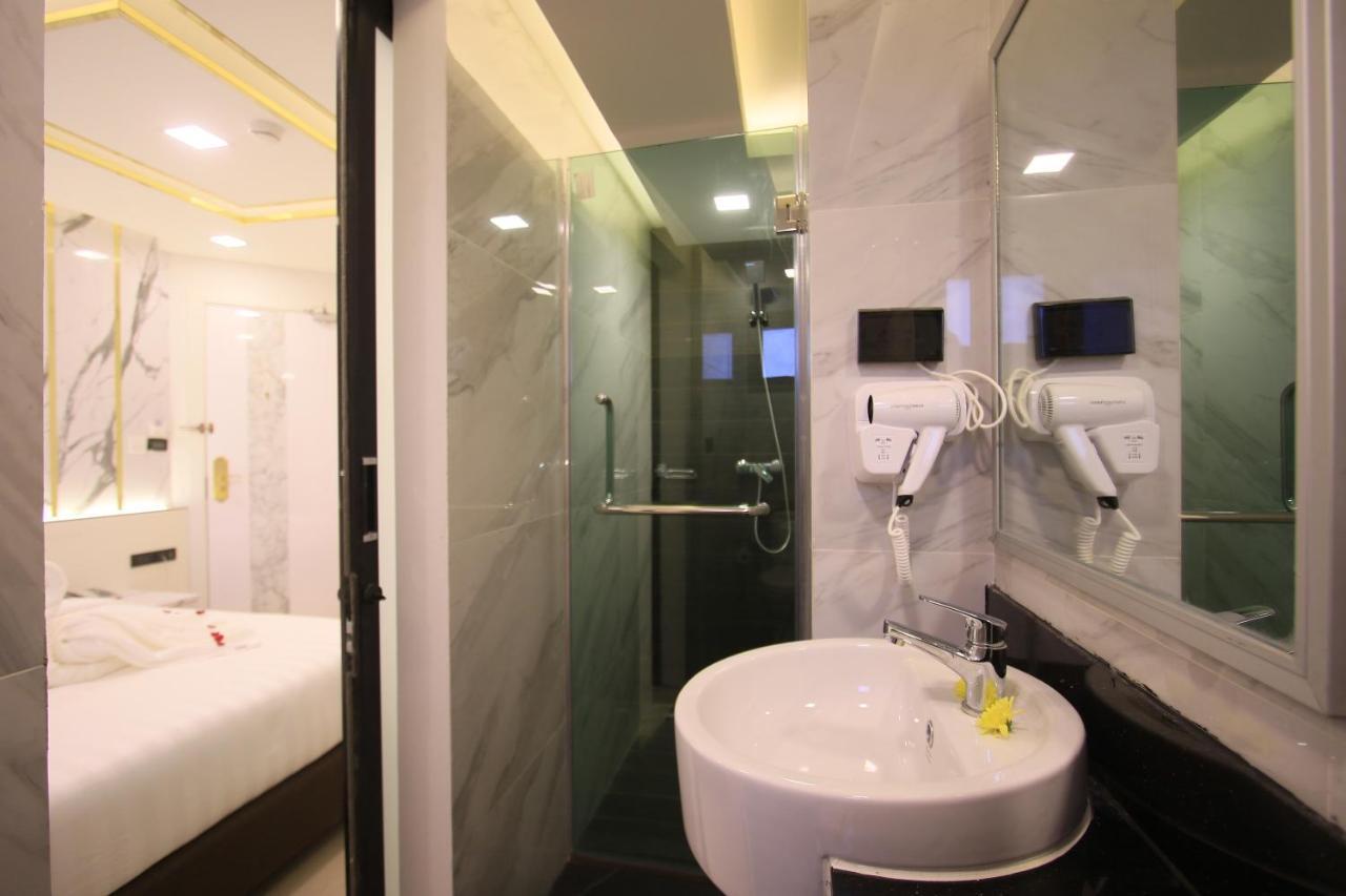 Pratunam Atrium Hotel Bangkok Exterior photo