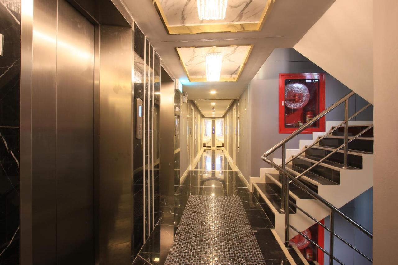 Pratunam Atrium Hotel Bangkok Exterior photo