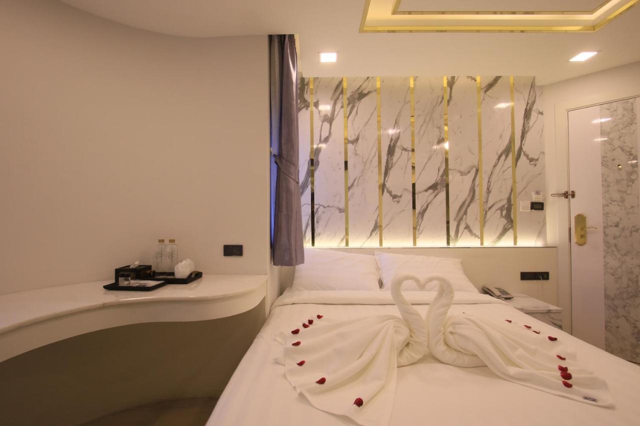 Pratunam Atrium Hotel Bangkok Exterior photo